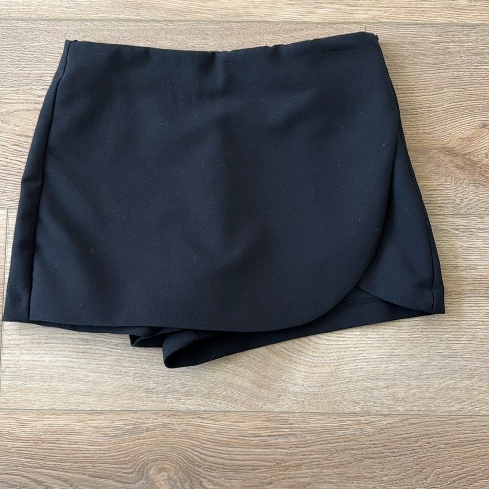 Zara skort size medium